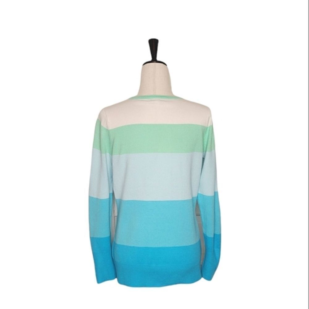 New York & Company Green  Color Block V-neck Long Sleeve Lightweight Sweater - Picture 4 of 7